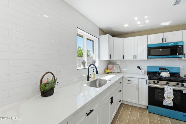 4929 W BERKELEY Road, Phoenix, AZ 85035