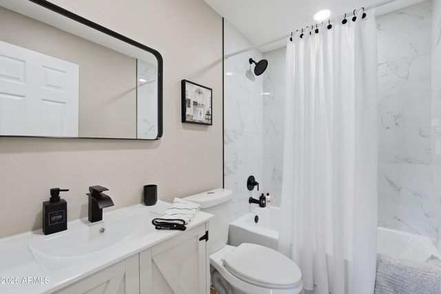 4929 W BERKELEY Road, Phoenix, AZ 85035