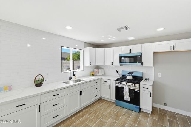 4929 W BERKELEY Road, Phoenix, AZ 85035