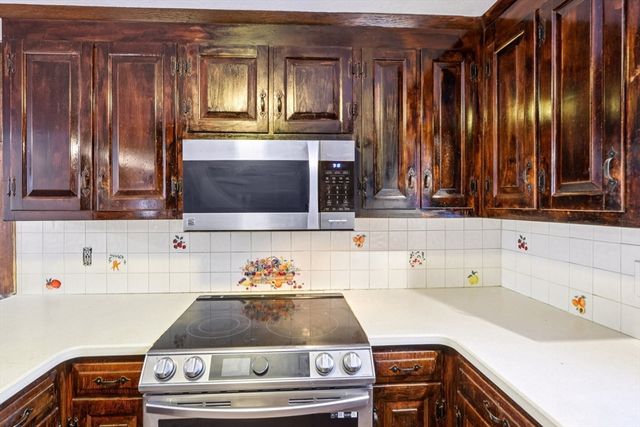 143 Hudson Rd, Stow, MA 01775