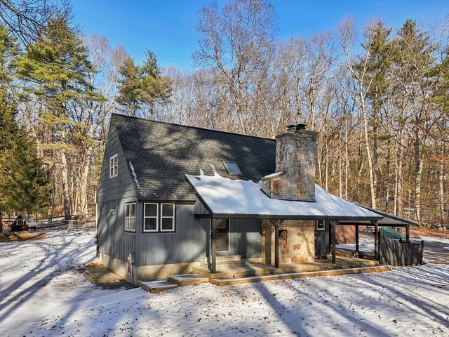 143 Hudson Rd, Stow, MA 01775