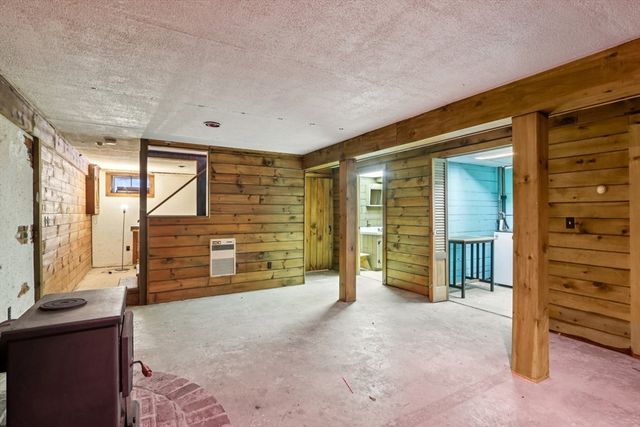 143 Hudson Rd, Stow, MA 01775