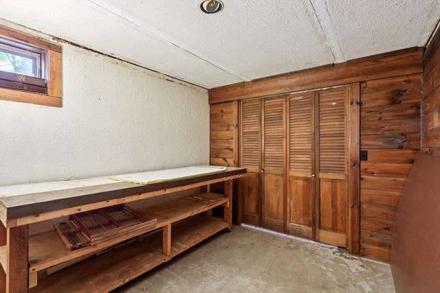 143 Hudson Rd, Stow, MA 01775