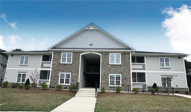 260 Gallery Drive 101, Spring Lake, NC 28390