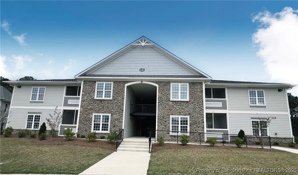 260 Gallery Drive 101, Spring Lake, NC 28390 — photo 2