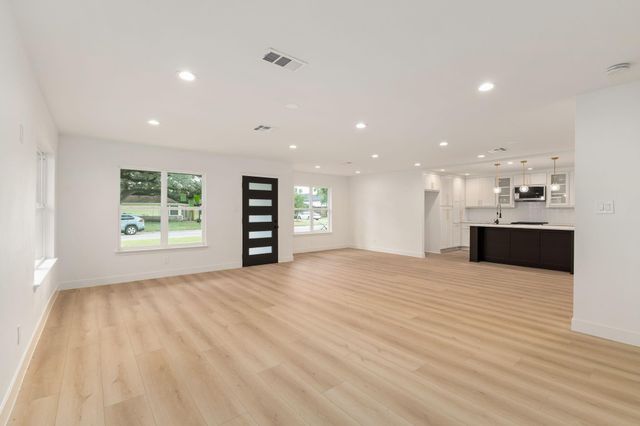 7414 Janak Drive, Houston, TX 77055