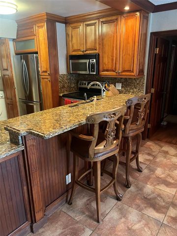 3300 N OCEAN Drive 2B, Hollywood, FL 33019