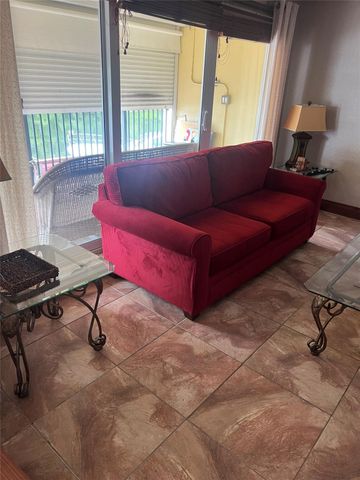 3300 N OCEAN Drive 2B, Hollywood, FL 33019