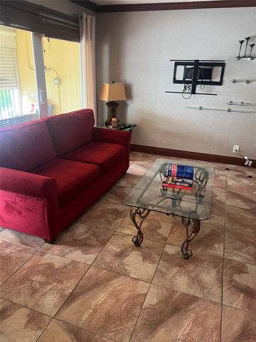 3300 N OCEAN Drive 2B, Hollywood, FL 33019