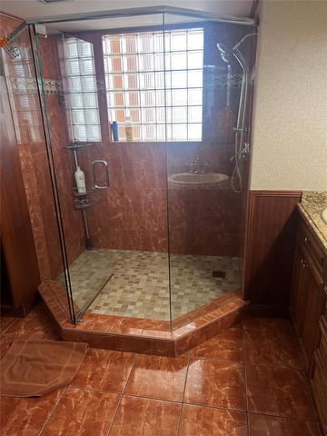 3300 N OCEAN Drive 2B, Hollywood, FL 33019