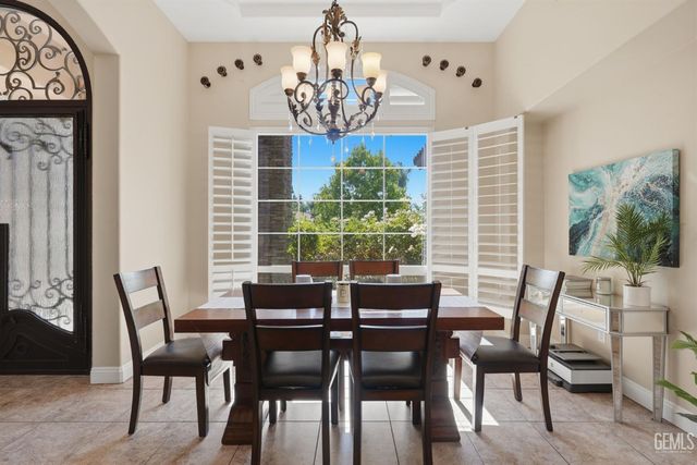 2206 Ribble Valley Drive, Bakersfield, CA 93311