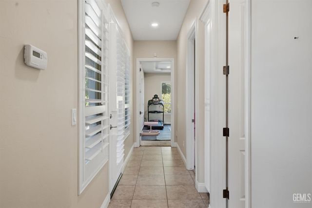 2206 Ribble Valley Drive, Bakersfield, CA 93311
