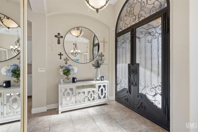 2206 Ribble Valley Drive, Bakersfield, CA 93311