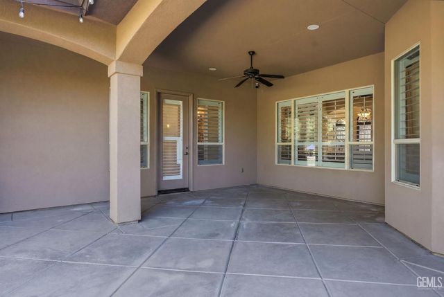 2206 Ribble Valley Drive, Bakersfield, CA 93311
