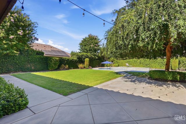 2206 Ribble Valley Drive, Bakersfield, CA 93311