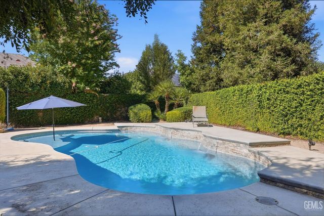 2206 Ribble Valley Drive, Bakersfield, CA 93311