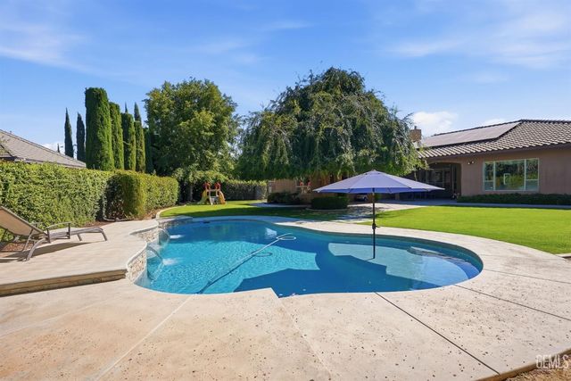 2206 Ribble Valley Drive, Bakersfield, CA 93311
