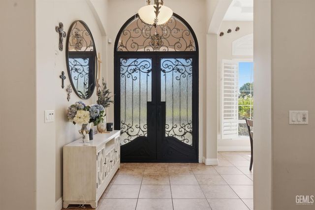 2206 Ribble Valley Drive, Bakersfield, CA 93311
