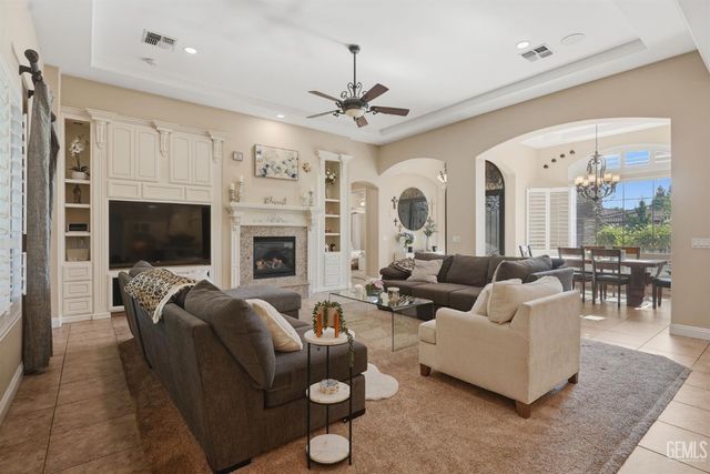 2206 Ribble Valley Drive, Bakersfield, CA 93311