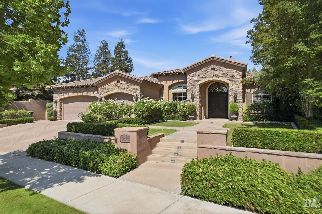 2206 Ribble Valley Drive, Bakersfield, CA 93311