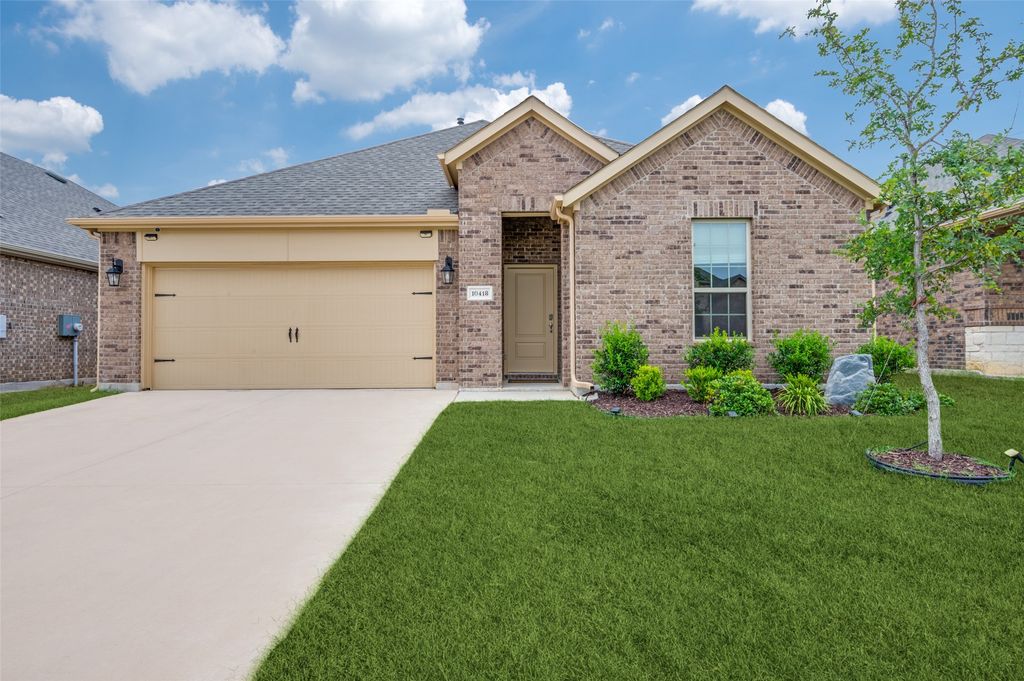 10418 Twisting Springs Drive, Aubrey, TX 76227