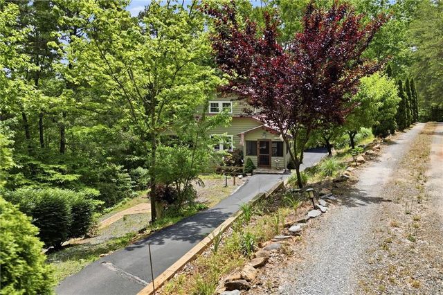 946 Laurel Circle, Blue Ridge, GA 30513