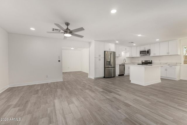 7103 W VOGEL Avenue, Peoria, AZ 85345