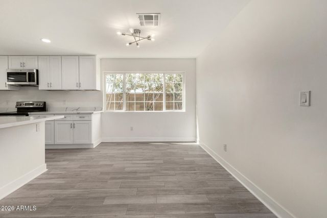 7103 W VOGEL Avenue, Peoria, AZ 85345