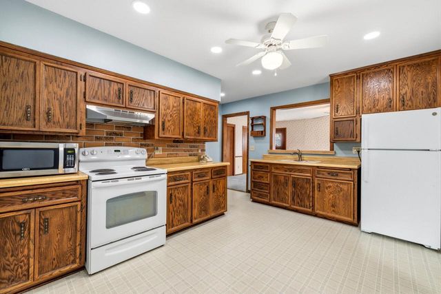200 Greenfield AVENUE, Waukesha, WI 53186