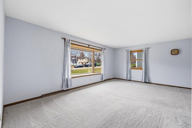 200 Greenfield AVENUE, Waukesha, WI 53186