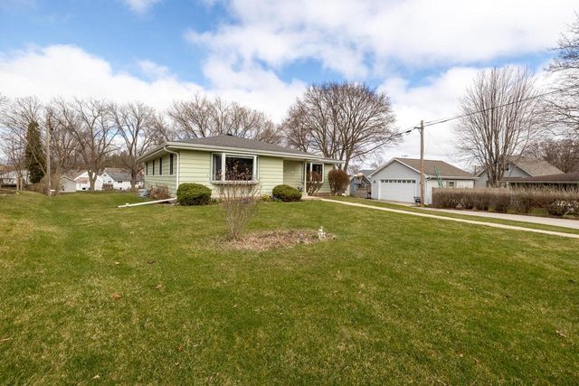 200 Greenfield AVENUE, Waukesha, WI 53186