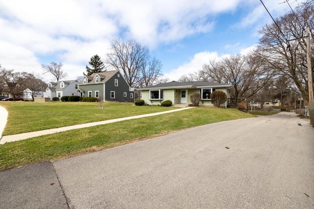 200 Greenfield AVENUE, Waukesha, WI 53186