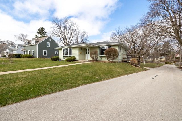 200 Greenfield AVENUE, Waukesha, WI 53186