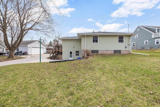 200 Greenfield AVENUE, Waukesha, WI 53186