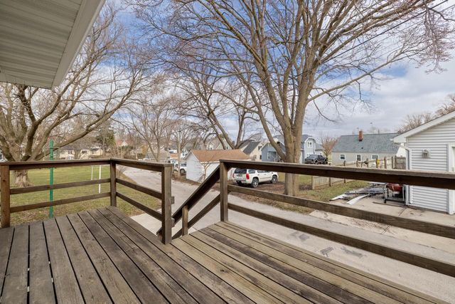 200 Greenfield AVENUE, Waukesha, WI 53186