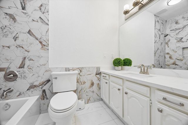 1201 Bering Drive 31, Houston, TX 77057
