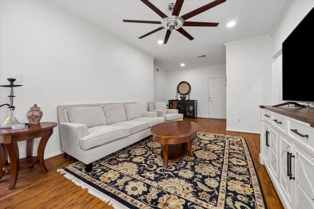 1201 Bering Drive 31, Houston, TX 77057