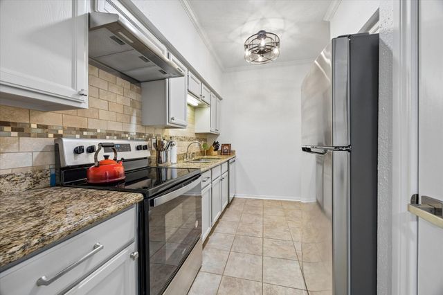 1201 Bering Drive 31, Houston, TX 77057