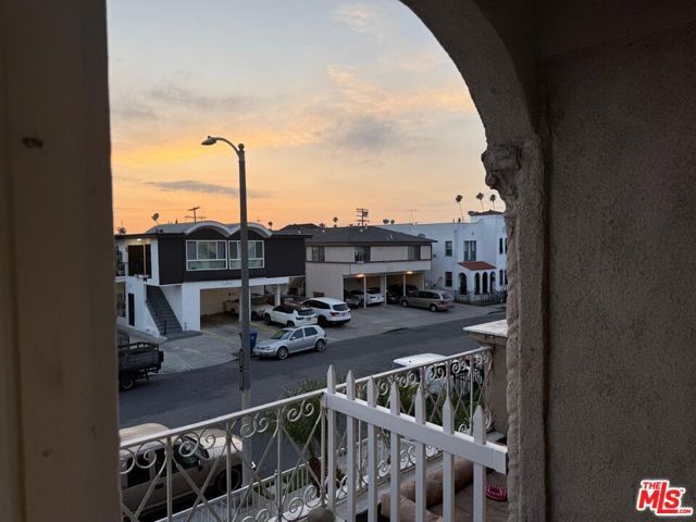 1406 2nd Avenue, Los Angeles, CA 90019
