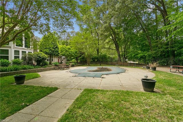103 Stratford Dr Apt B, Williamsburg, VA 23185