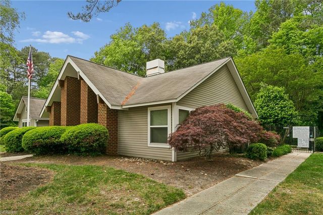 103 Stratford Dr Apt B, Williamsburg, VA 23185