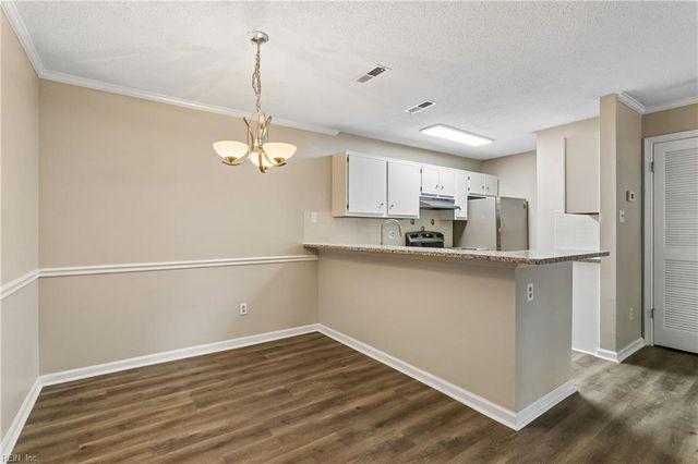 103 Stratford Dr Apt B, Williamsburg, VA 23185