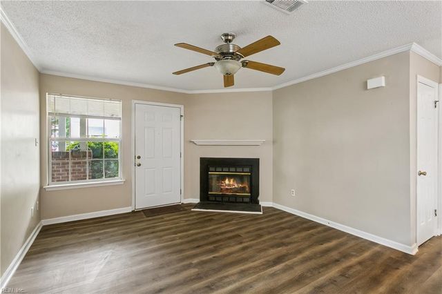 103 Stratford Dr Apt B, Williamsburg, VA 23185