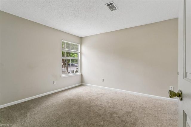 103 Stratford Dr Apt B, Williamsburg, VA 23185