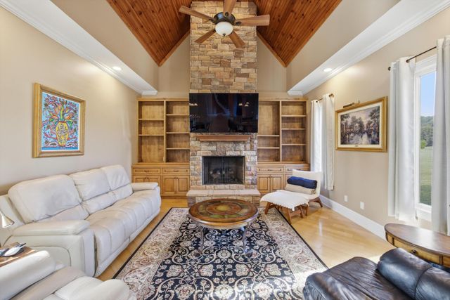 222 Cross Creek Drive, Ringgold, GA 30736