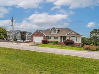 17 La Costa Drive, Holiday Island, AR 72631