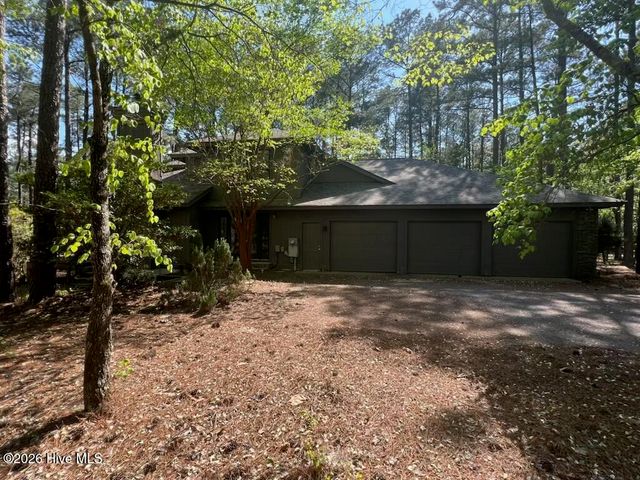 1551 Linden Road, Aberdeen, NC 28315