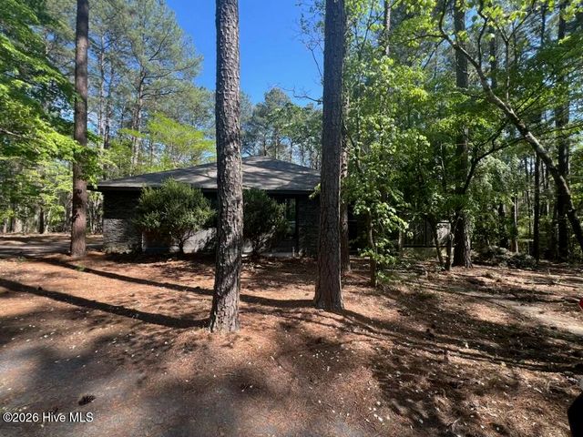 1551 Linden Road, Aberdeen, NC 28315