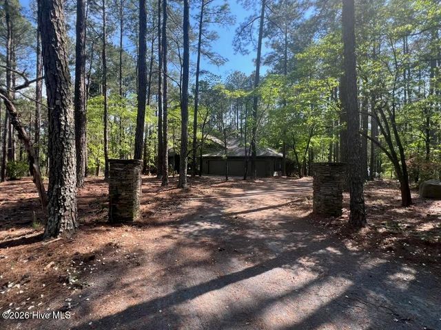 1551 Linden Road, Aberdeen, NC 28315