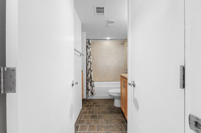 66 Monroe Ave Apt 301, Memphis, TN 38103